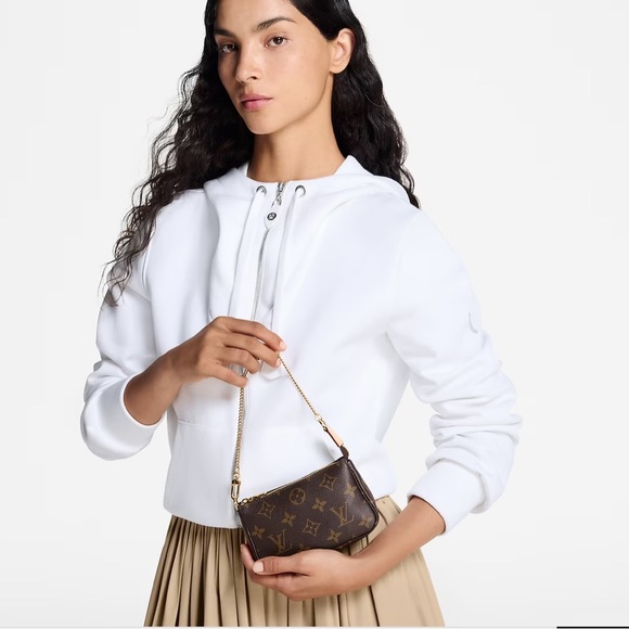 AUTH. Louis Vuitton Monogram Mini Pochette Accessoires PRISTINE clutch wristlet - Picture 3 of 13